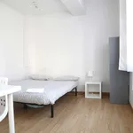 Rent a room in lisbon