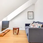 Rent 1 bedroom apartment of 32 m² in Lisbon