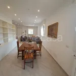 Rent 4 bedroom house of 198 m² in Roma