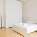 Rent 3 bedroom apartment of 120 m² in Paris