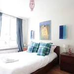 Rent 1 bedroom apartment of 35 m² in paris