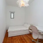 Rent a room in lisbon