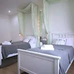 Rent 3 bedroom apartment of 86 m² in Prague