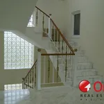 Rent 5 bedroom house of 550 m² in Βουλιαγμένη