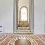 Rent 5 bedroom house of 453 m² in Roma