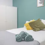 Rent a room of 300 m² in madrid