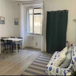 Rent 1 bedroom apartment in Genoa