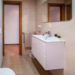 Rent 4 bedroom apartment of 75 m² in Valencia