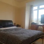 Rent 2 bedroom flat in Reigate and Banstead