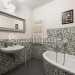 Rent 2 bedroom apartment of 70 m² in Florence