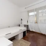 Rent 4 bedroom apartment in Lisbon