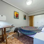 Rent a room of 110 m² in valencia