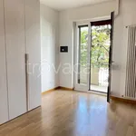 Rent 3 bedroom apartment of 90 m² in Milano