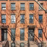 Rent 5 bedroom apartment of 2395 m² in New York