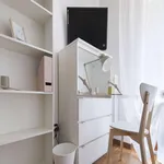 Rent 5 bedroom apartment in Milan