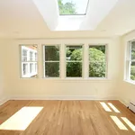 Rent 4 bedroom house of 298 m² in Westchester