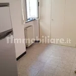 Affitto 2 camera appartamento di 50 m² in Genoa