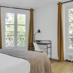 Rent 3 bedroom apartment of 61 m² in Paris