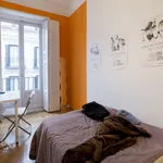 Rent a room of 150 m² in madrid