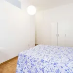 Rent a room of 150 m² in madrid