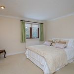 Rent 5 bedroom house in South East England