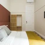 Rent 12 bedroom apartment in Barcelona