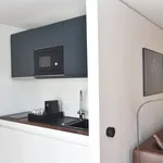 Miete 2 Schlafzimmer wohnung von 786 m² in Berlin