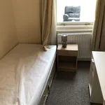 Rent 4 bedroom flat in South West England