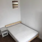 Rent 2 bedroom flat in Salford