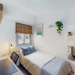 Rent a room of 70 m² in Valencia