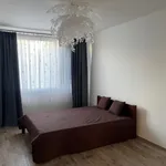 Pronajměte si 3 ložnic/e byt o rozloze 85 m² v Prague