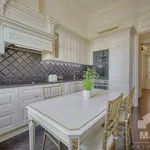 Rent 4 bedroom house of 176 m² in Cannes