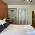 Rent 1 bedroom apartment of 45 m² in Lisbon