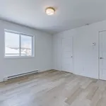 Appartement de 1463 m² avec 5 chambre(s) en location à Sherbrooke