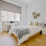 Rent a room of 200 m² in madrid