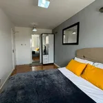 Rent a room in Whitefield