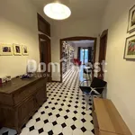 Rent 5 bedroom house of 210 m² in Roma