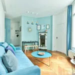 Appartement de 540 m² avec 2 chambre(s) en location à Paris