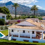 Rent 4 bedroom house of 800 m² in Marbella