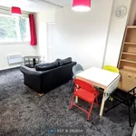 Rent 2 bedroom flat in Salford