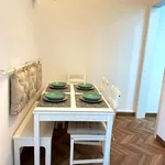 Rent a room of 60 m² in Barcelona