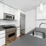 Rent 2 bedroom apartment in Manhattan