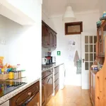 Rent a room of 100 m² in lisbon