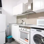 Rent 1 bedroom apartment of 25 m² in Barcelona