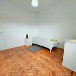 Rent a room of 143 m² in Lisboa