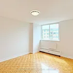 Appartement de 893 m² avec 6 chambre(s) en location à Toronto