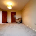 Rent 2 bedroom flat in East Dunbartonshire