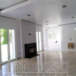 Rent 3 bedroom apartment of 230 m² in Παραλία Διονυσίου