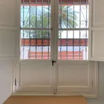 Rent a room of 200 m² in valencia