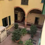 Affitto 5 camera appartamento di 140 m² in Bologna